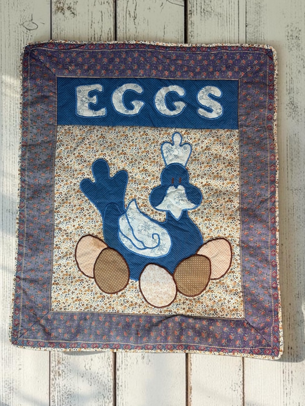 VINTAGE HANDMADE HEN & EGGS WALL HANGING COUNTRY FARMHOUSE DECOR